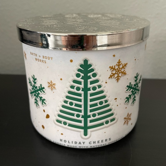 Bath and Body Works Candle - Holiday Cheer - Limited edition - Picture 2 of 8